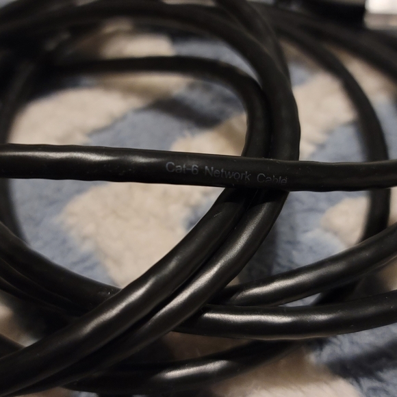 Amazon Basics RJ45 Cat 6 Ethernet Cord - Picture 2 of 3